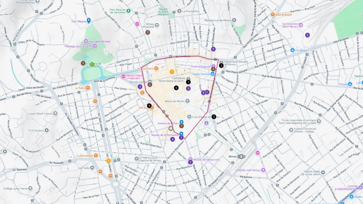 Nimes tourist map outlining a walking route through the historic center with stops near Roman landmarks like the arena and Maison Carrée.